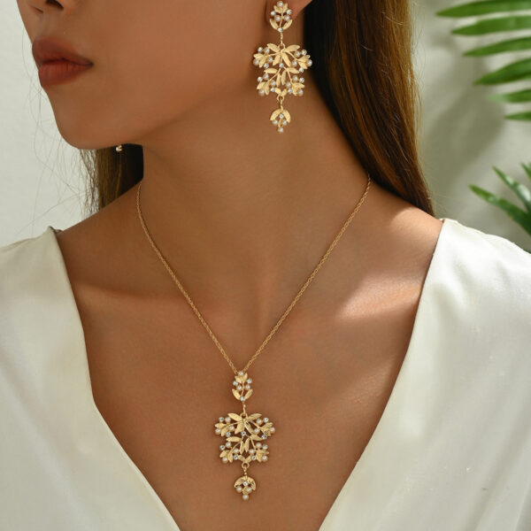 Elegant Gold-Tone Floral Copper Jewelry Set - Image 2