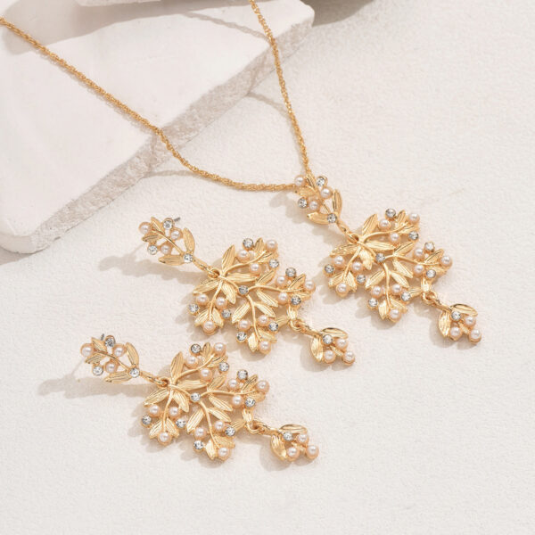 Elegant Gold-Tone Floral Copper Jewelry Set - Image 4