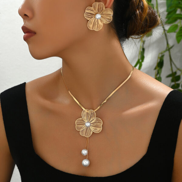 Flower Jewelry Set in Copper with Pearl Detail - Image 2