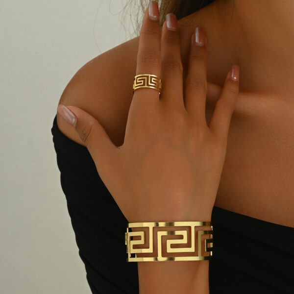 gold_tone_zinc_alloy_geometric_bracelet_and_ring_set_image_1