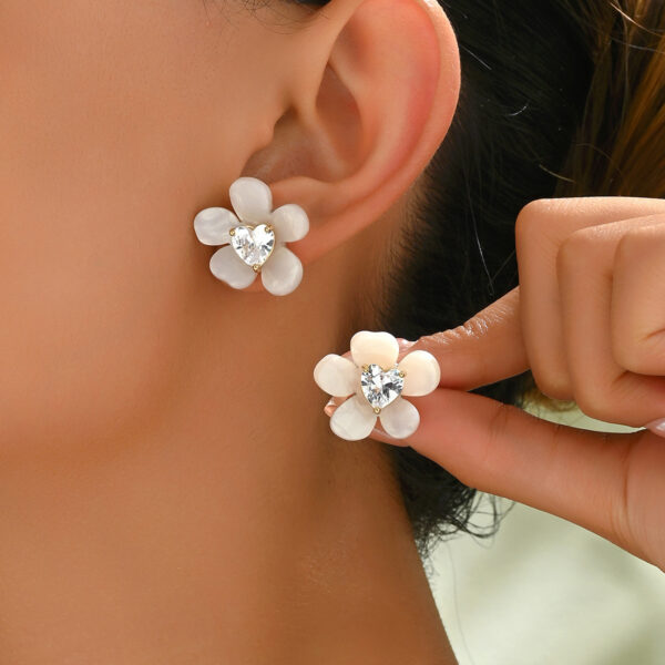 korean_style_copper_stud_earrings_with_stones_image_1