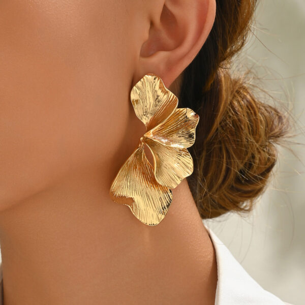 Layered Flower Petal Earrings in Zinc Alloy Fashion OL - Image 2
