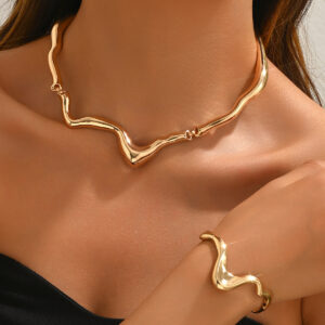 Wavy Gold Tone Necklace & Bracelet Jewelry Set