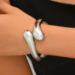 Zinc Alloy Bracelet with Geometric Fluid Design Modern Style
